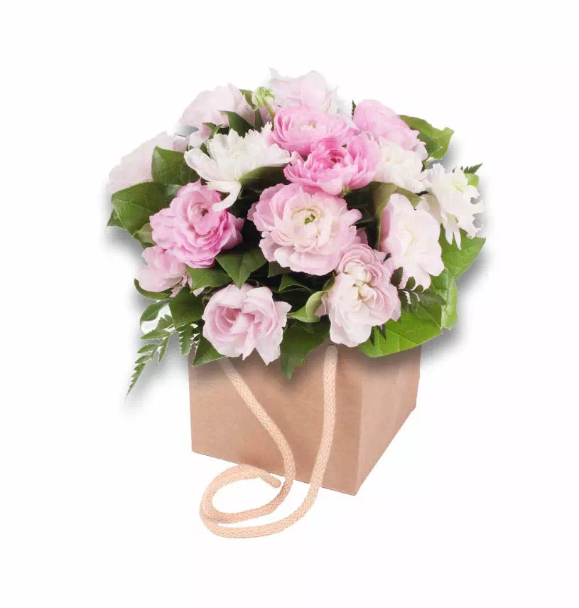 magnifique bouquet de fleurs roses et blanches dans un sac luxe carré
